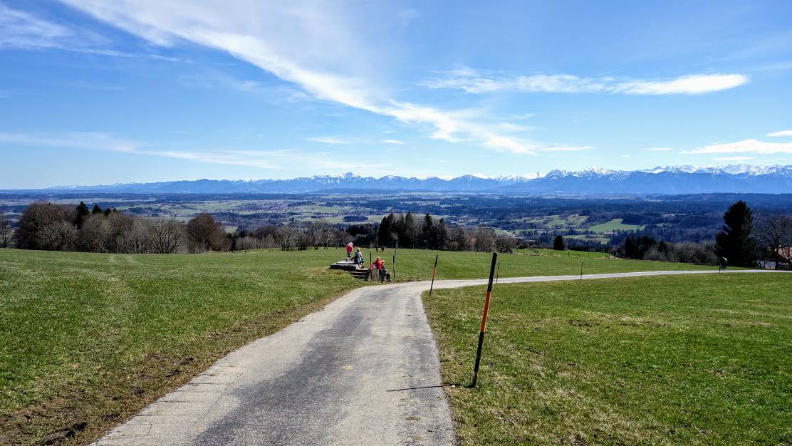 Hohen Peißenberg Wanderung (20) Hurra, draussen!